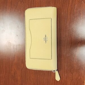 Gently Used Coach Acordian Zip Wallet - "Vanilla" w/ Silver Hardware
